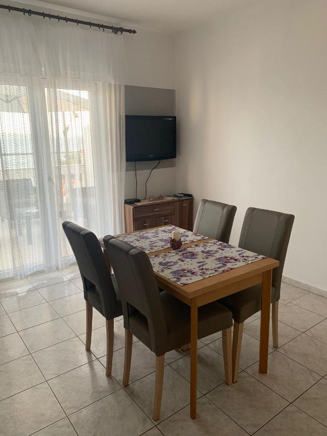 Apartment Jure Трогир Экстерьер фото