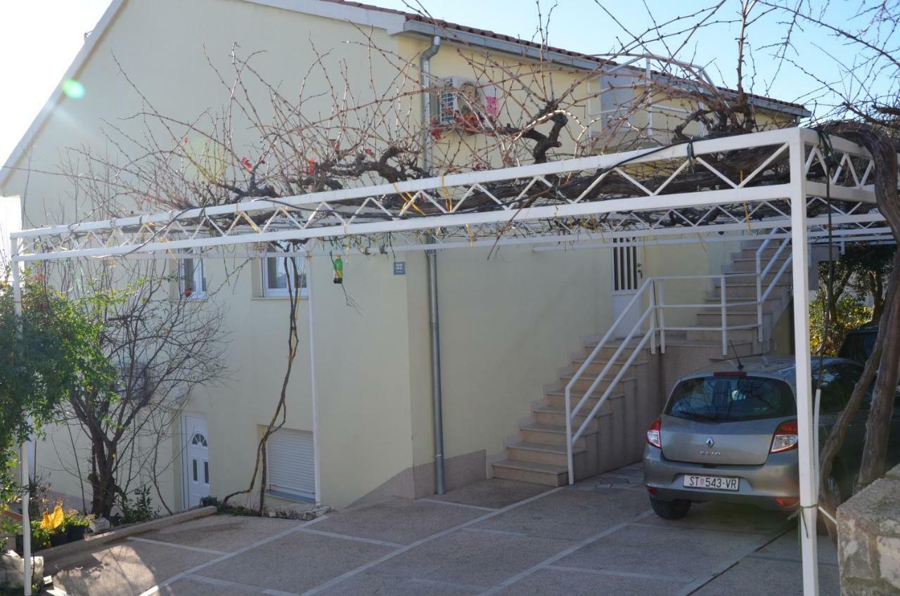 Apartment Jure Трогир Экстерьер фото