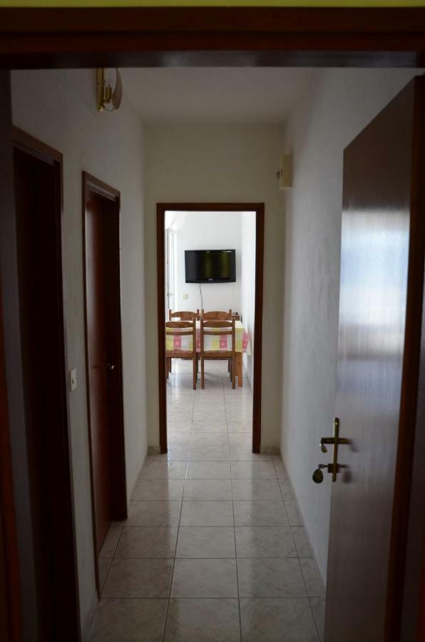Apartment Jure Трогир Экстерьер фото